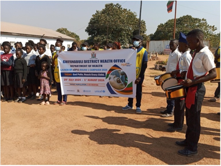 Chifunabuli Council Secretary, Charles Mulenga addresses the community during the launch of the nOPV2 R1 campaign. Photos: UNICEF Zambia/2024.