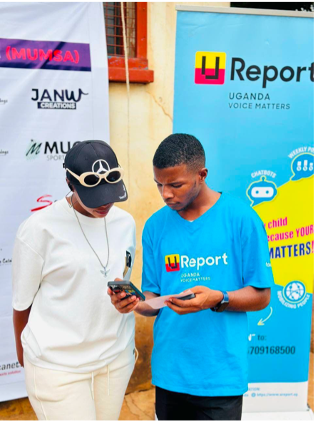 U-Reporter showing the youth how to subscribe to Fundoo chatbot
